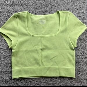 Wild Fable Women's Size M Short Sleeve Seamless Crop T-Shirt Green Neon
